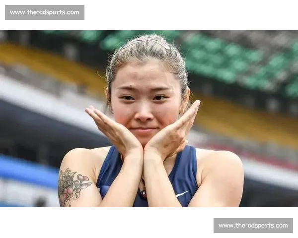 吴艳妮:赛场狂飙破纪录,场外甜飒展豹系魅力