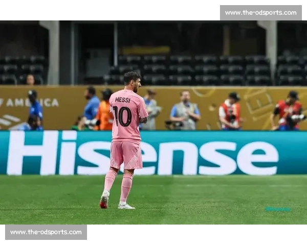 梅西暴怒挥拳维蒂尼亚!世俱杯冲突引爆足坛争议,赛后拥抱上演戏剧性反转